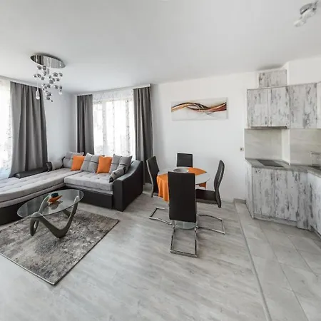 Next To Gondola Stylish And Charming Apartamento Bansko