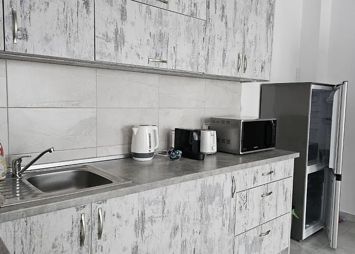 Next To Gondola Stylish And Charming * 班斯科